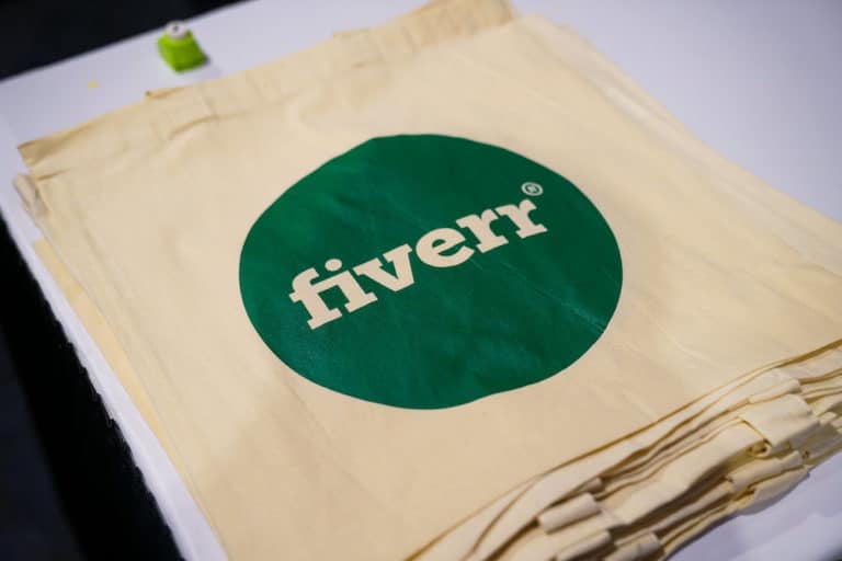 How to Make Money on Fiverr [$5 Per Gig]